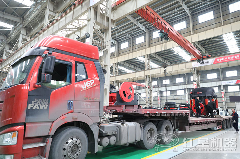 設備裝車發(fā)貨中 設備裝車發(fā)貨中