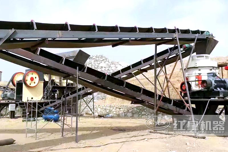 新型圓錐制砂機(jī)現(xiàn)場 新型圓錐制砂機(jī)現(xiàn)場